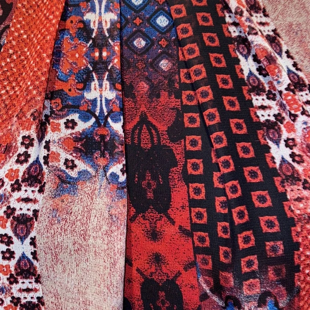 B. Design chiffon blouse - Picture 3 of 5